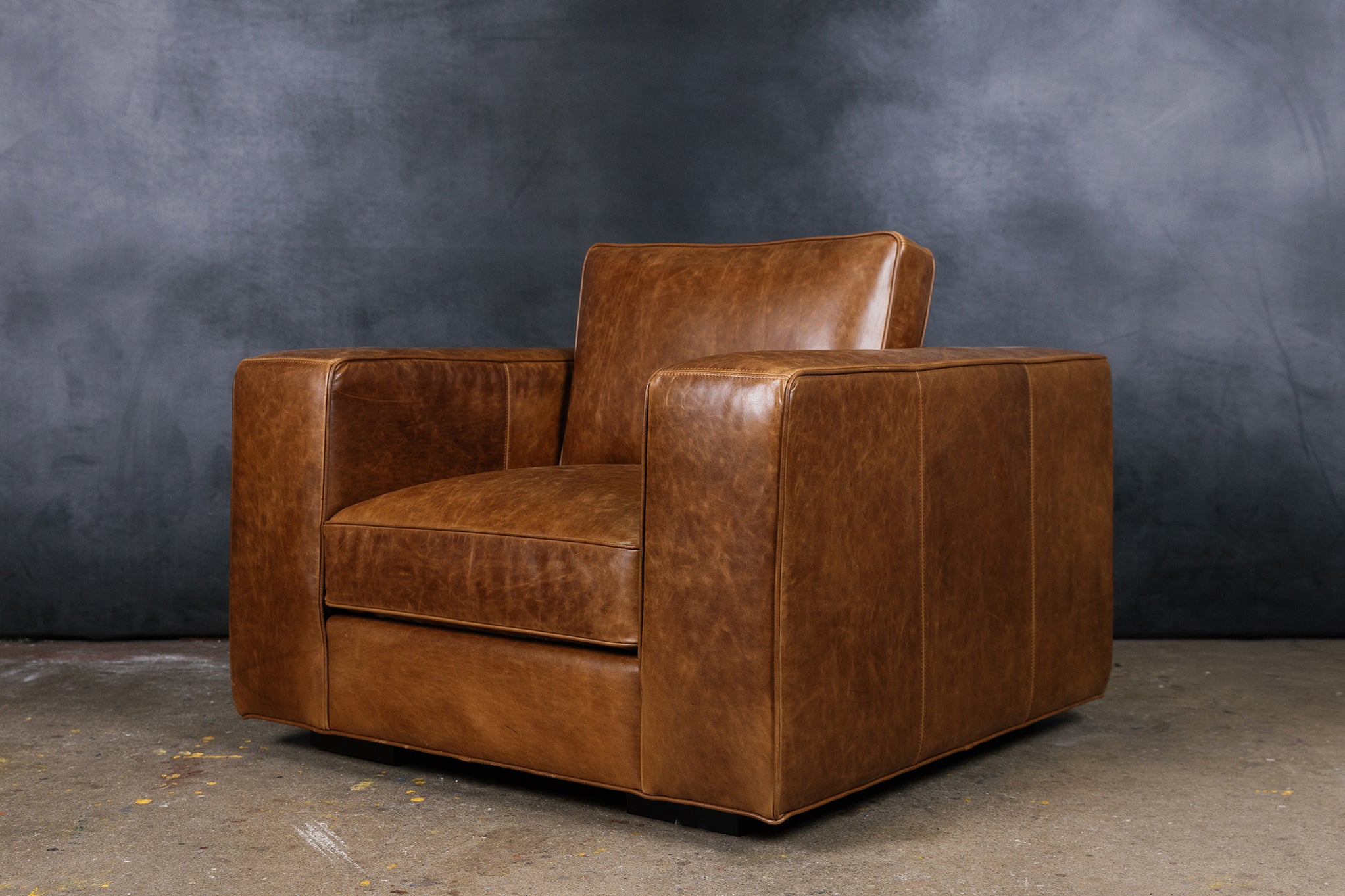 MADDEX LEATHER CHAIR