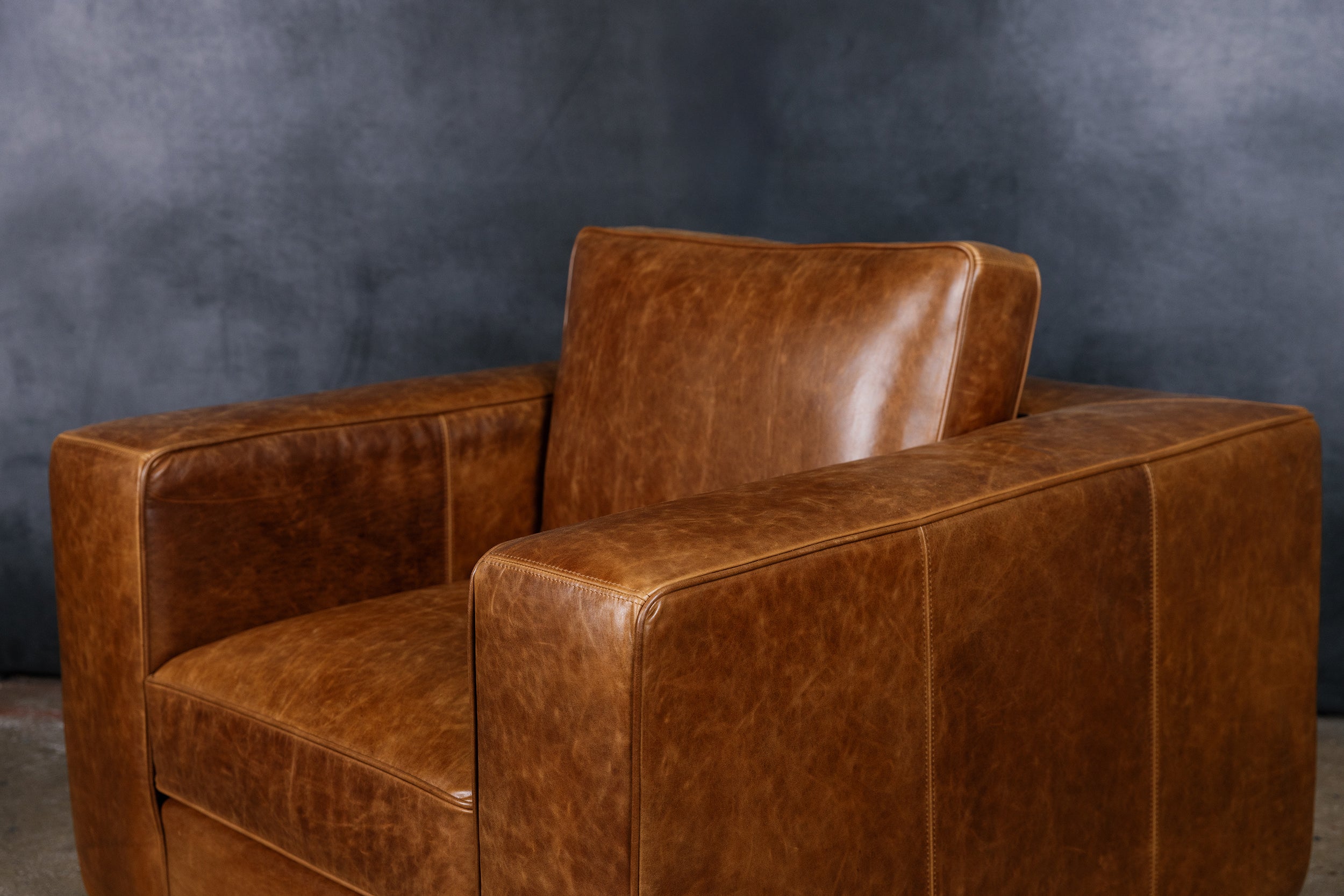 MADDEX LEATHER CHAIR