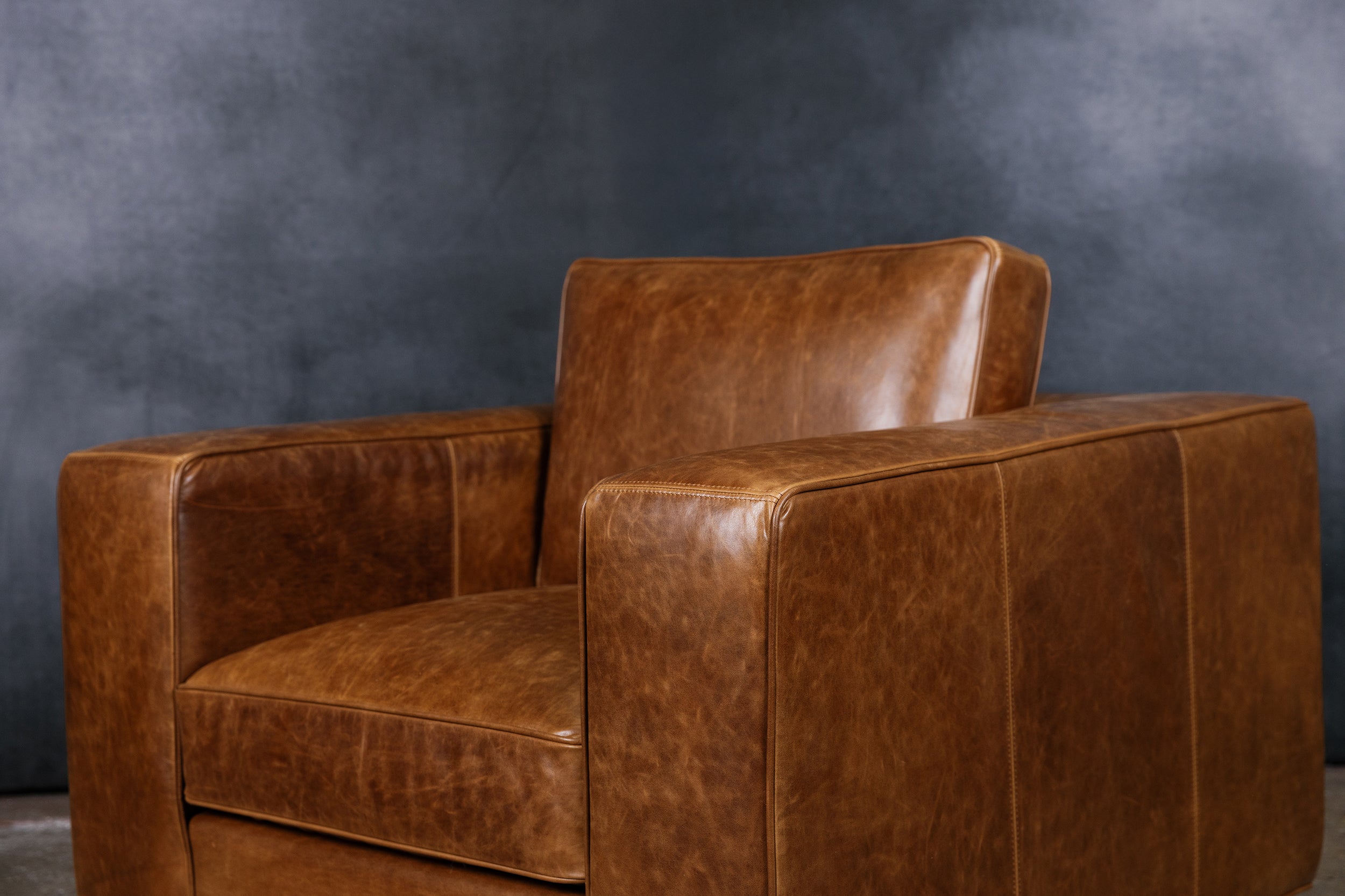 MADDEX LEATHER CHAIR