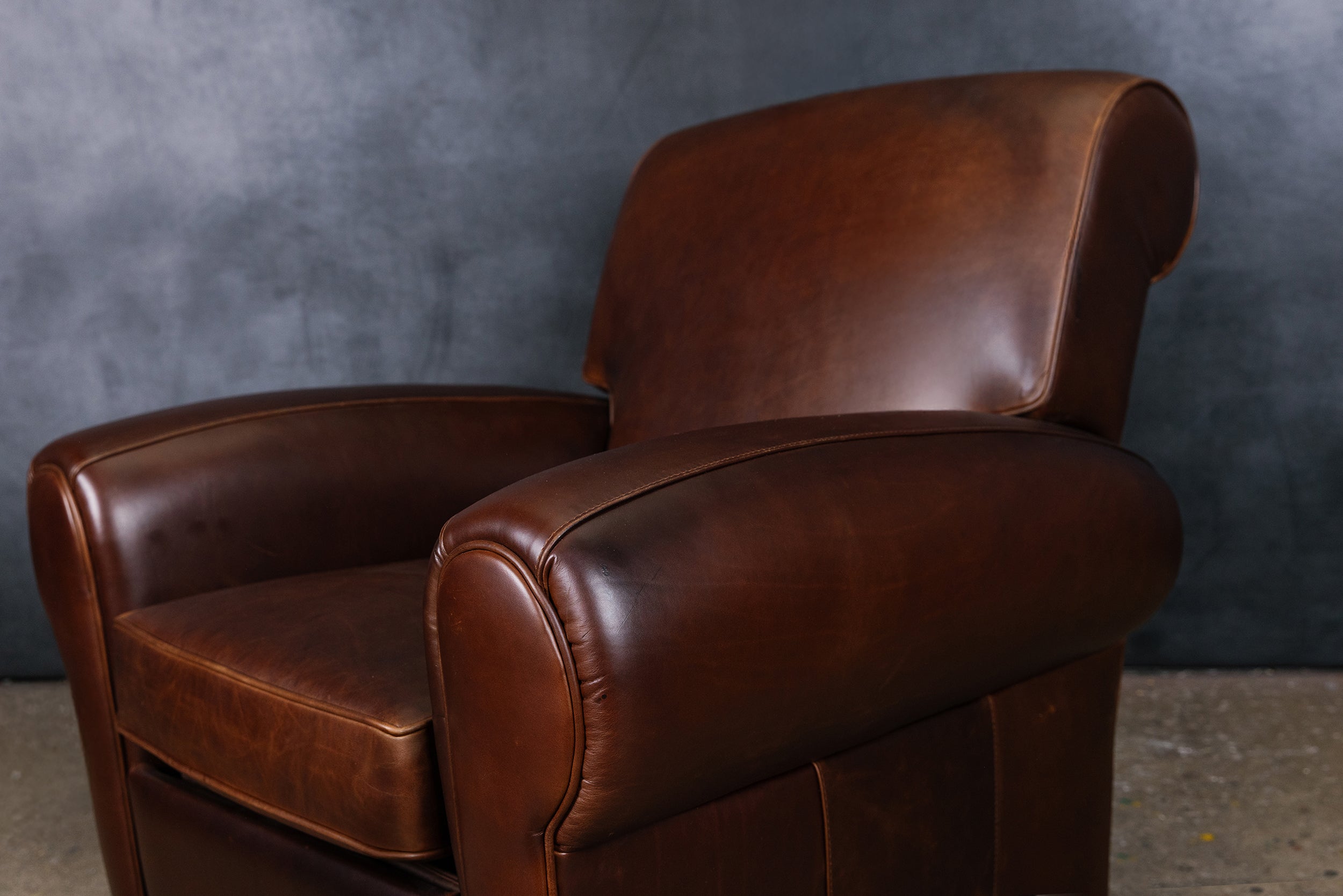 HENDRIX LEATHER RECLINER CHAIR