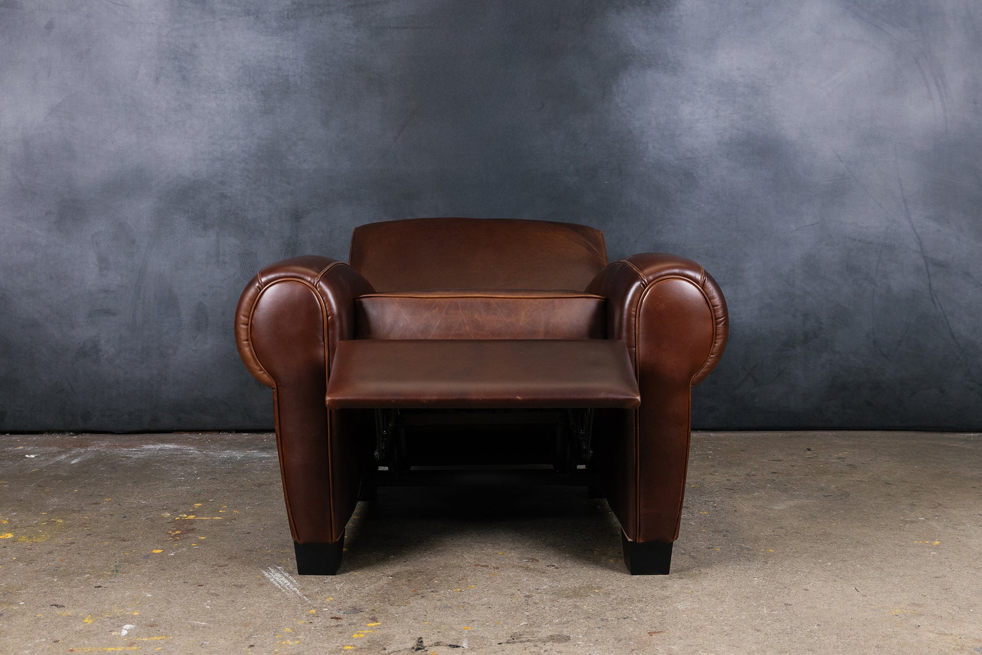 HENDRIX LEATHER RECLINER CHAIR