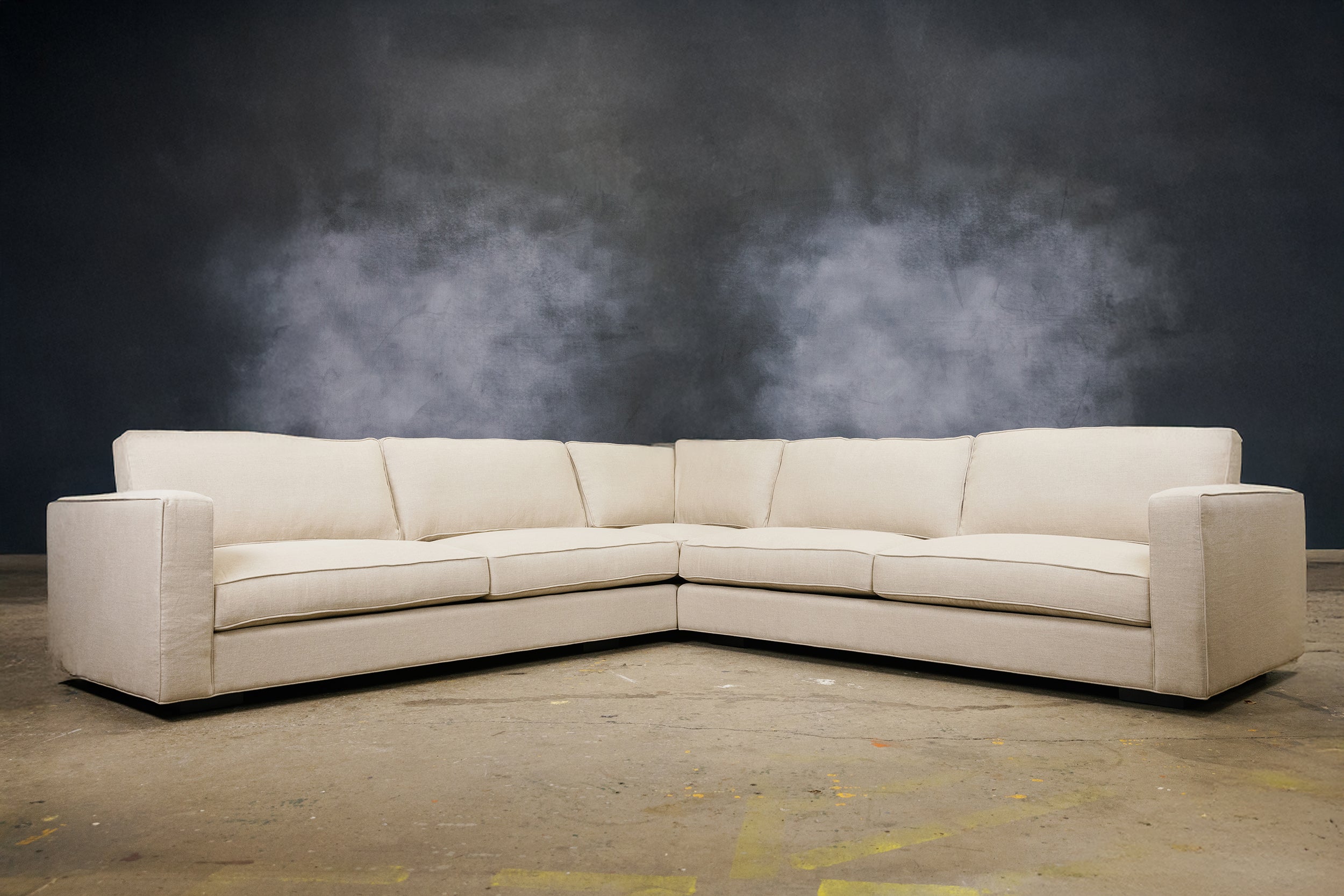 MADDEX SECTIONAL IN FABRIC
