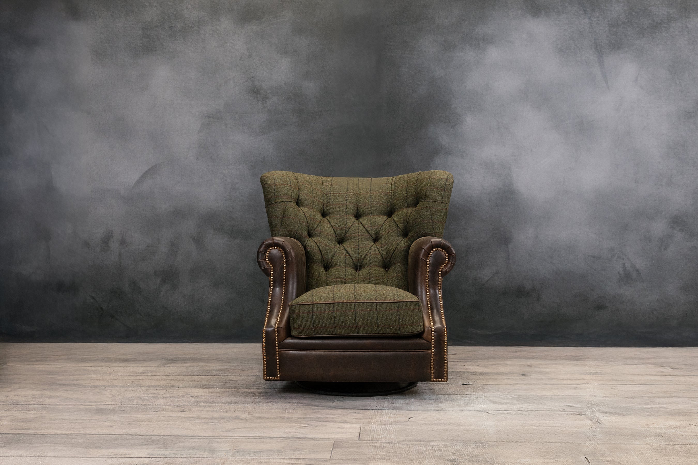 WOLVESHIRE CHAIR