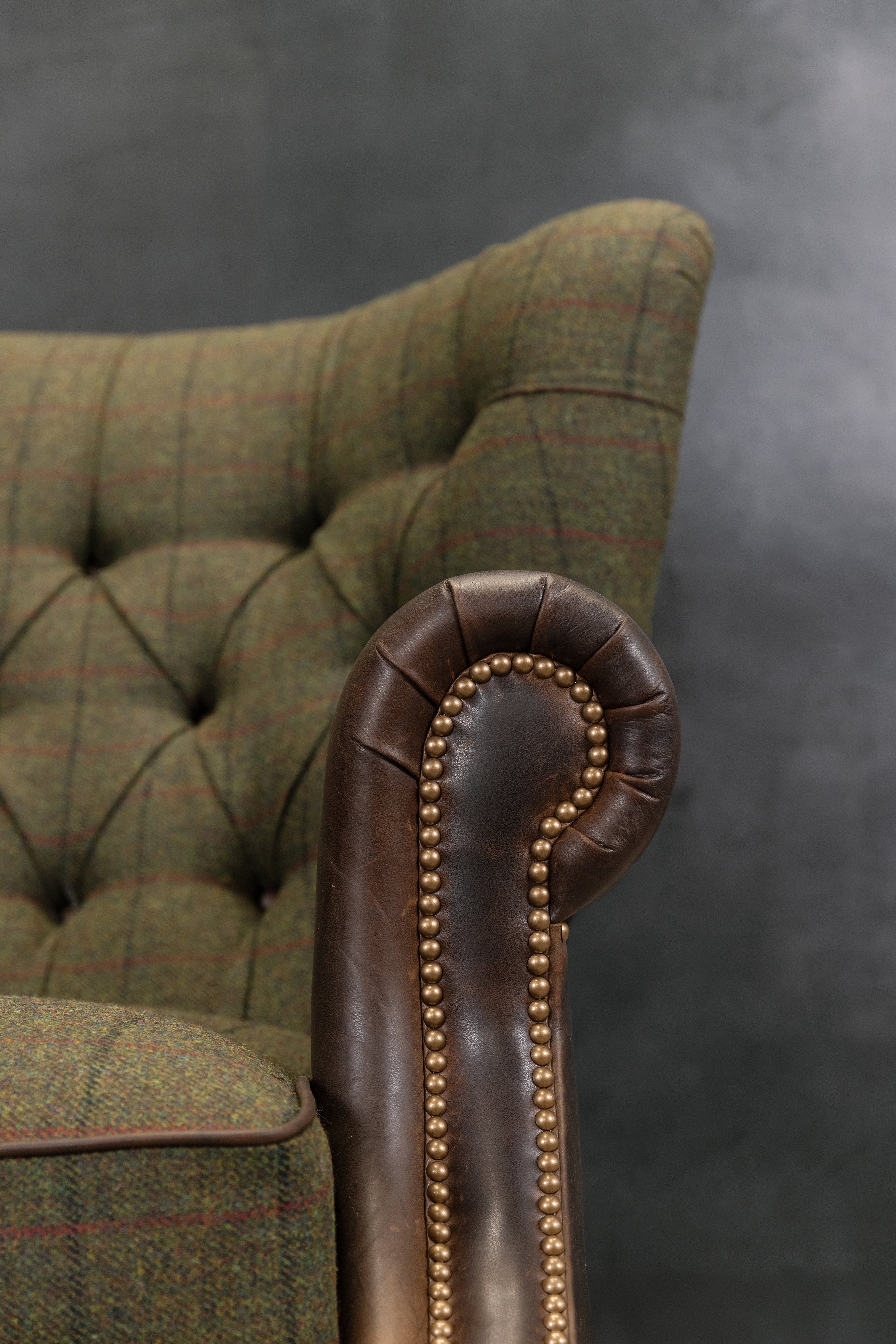 WOLVESHIRE CHAIR