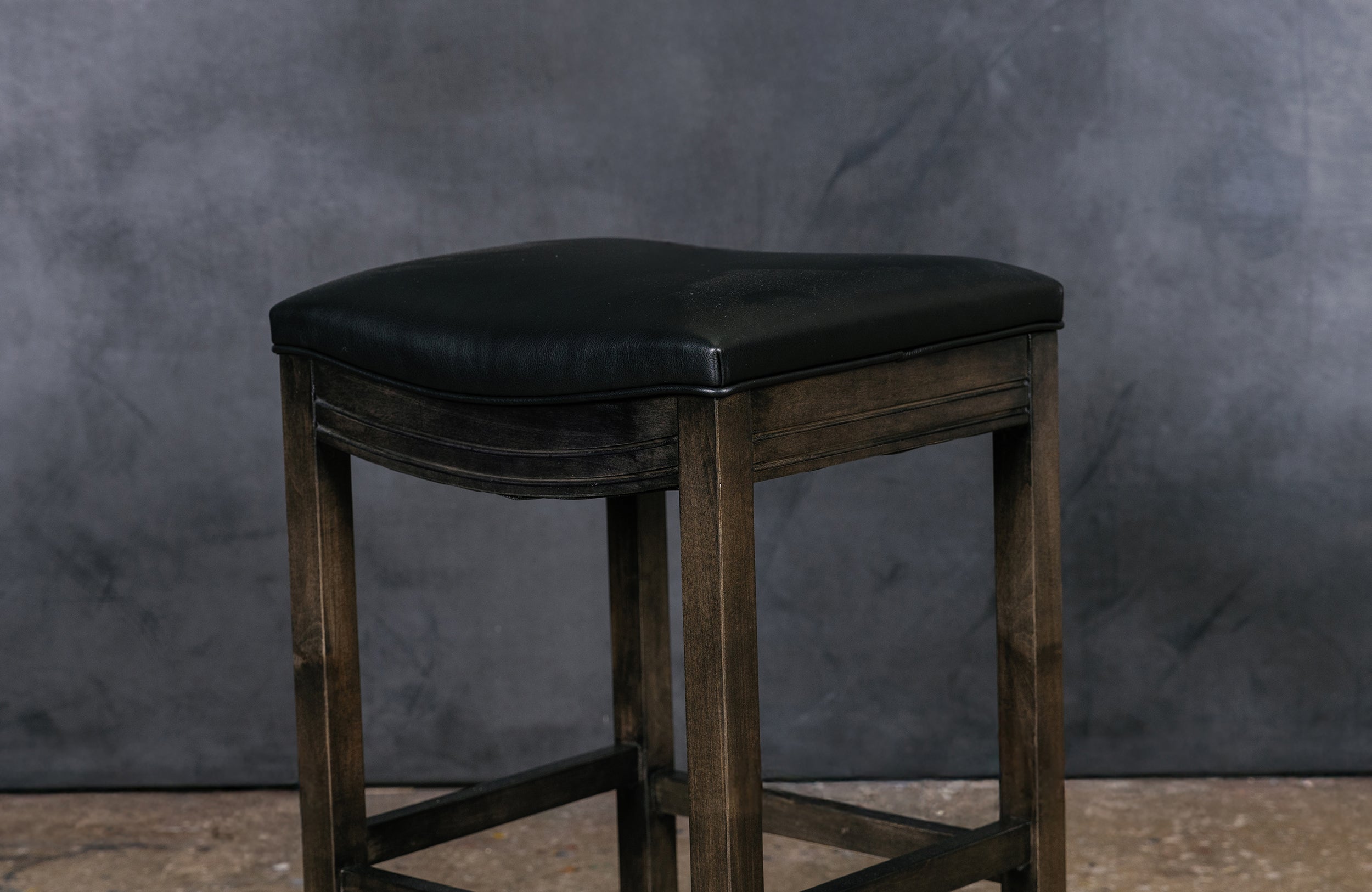 SADDLE BAR STOOL