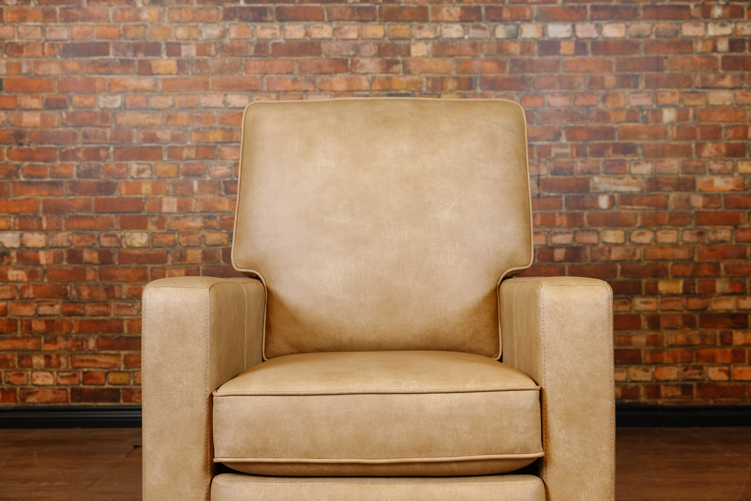 ANTONIO RECLINER CHAIR FLOOR MODEL