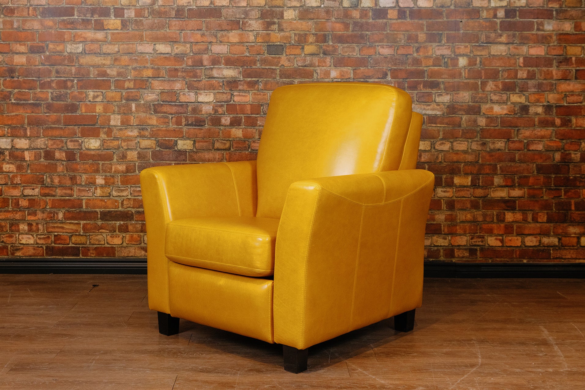 LISBON LEATHER RECLINER FLOOR MODEL