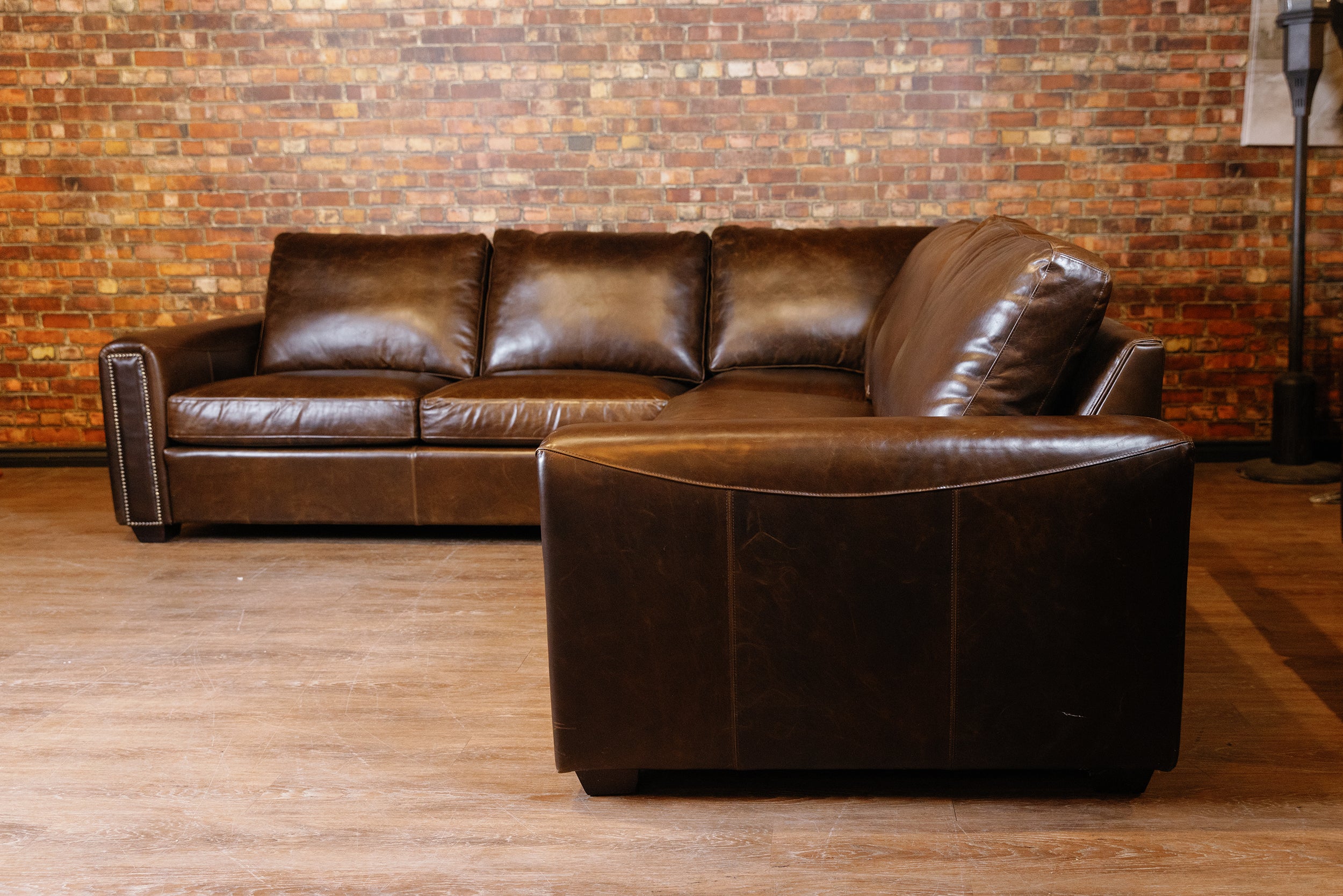 IOWA SECTIONAL FLOOR MODEL 109X109 (SOLD )