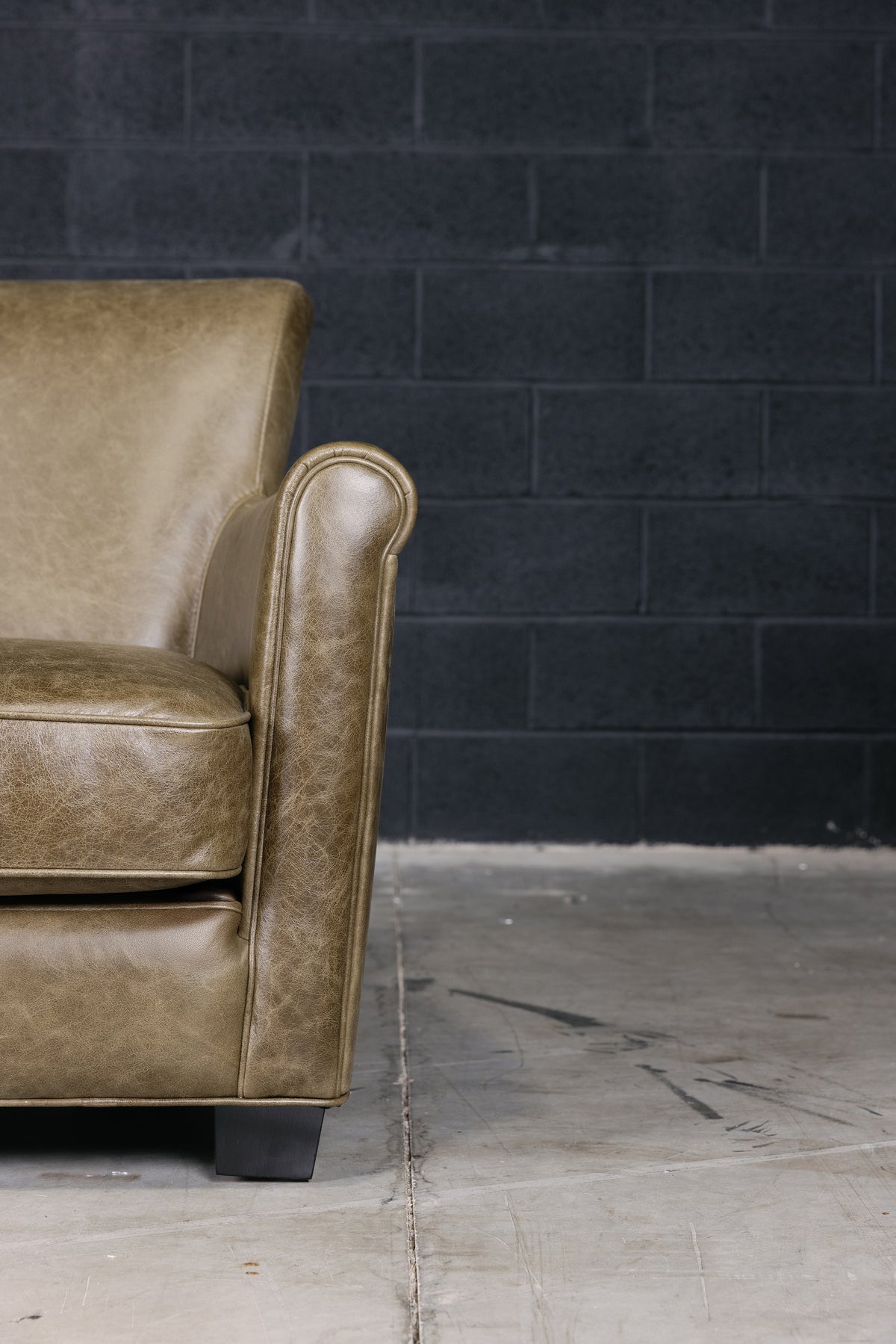DEAN LEATHER CHAIR