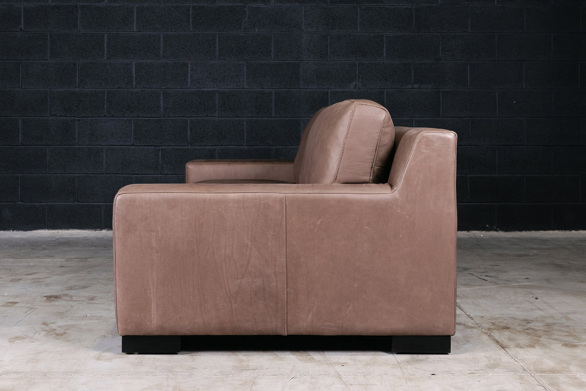 VENETO LEATHER SOFA