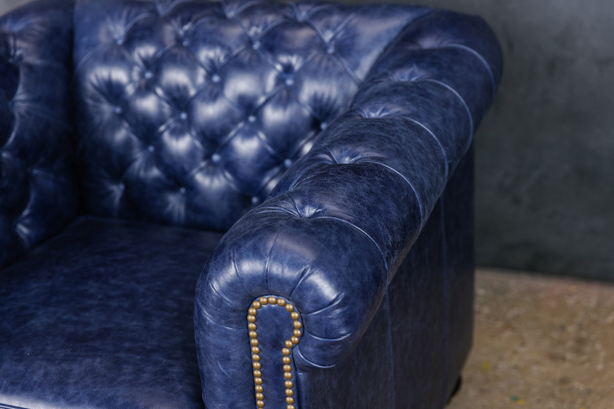 OXFORD LEATHER TUFTED CHAIR