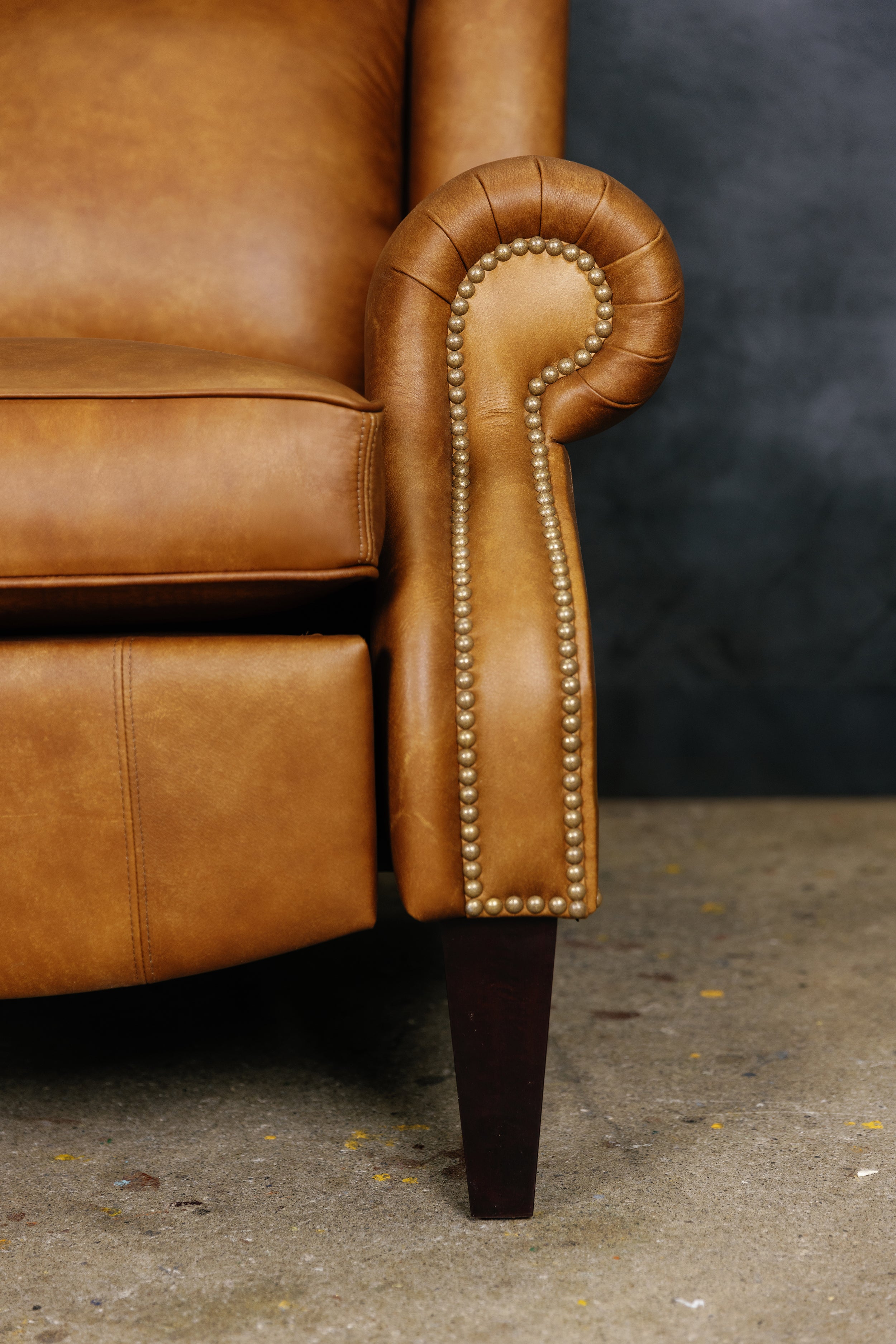 KING RECLINER CHAIR SQUARE LEG