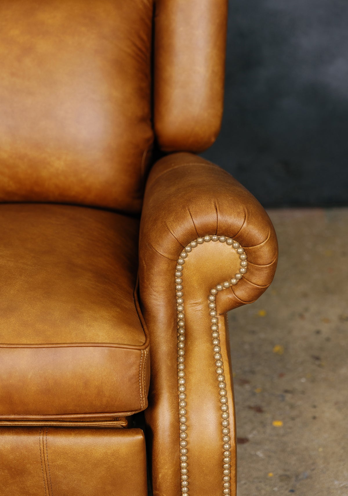 KING RECLINER CHAIR SQUARE LEG