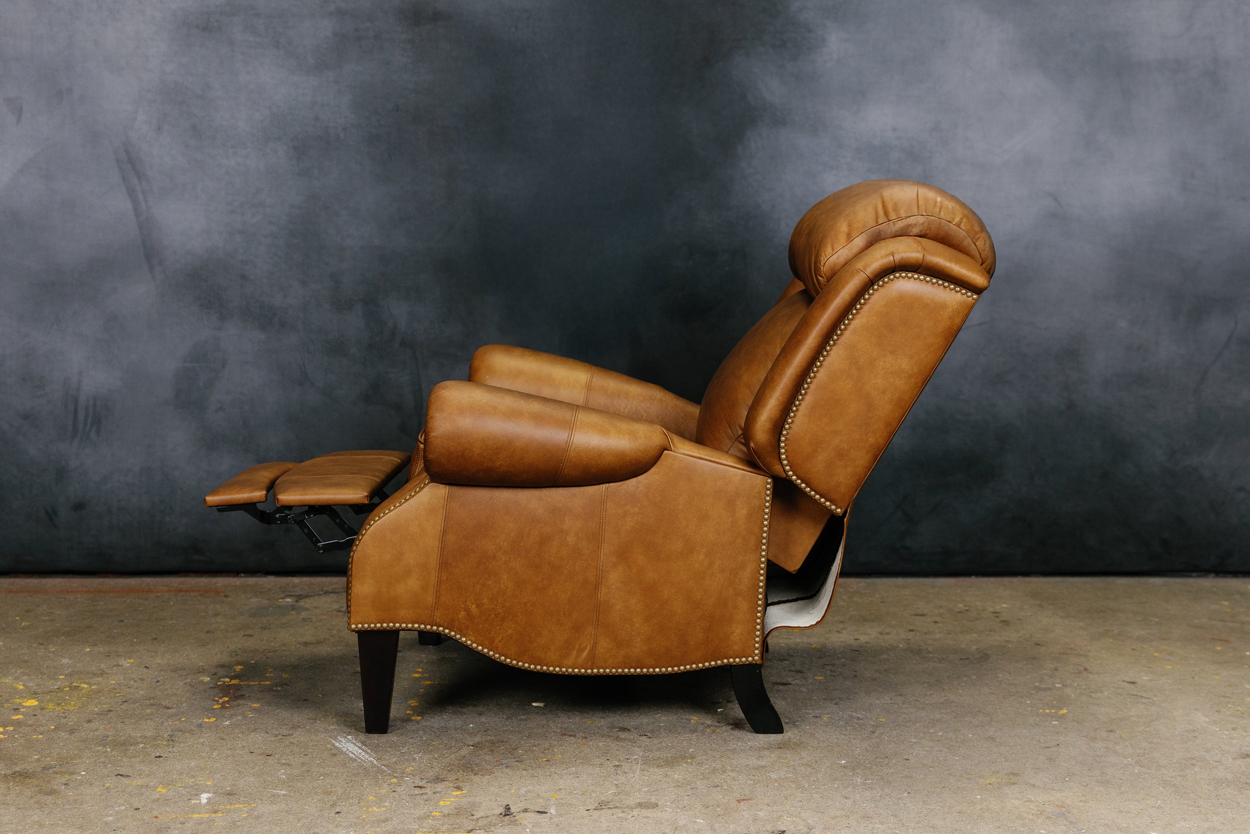 KING RECLINER CHAIR SQUARE LEG
