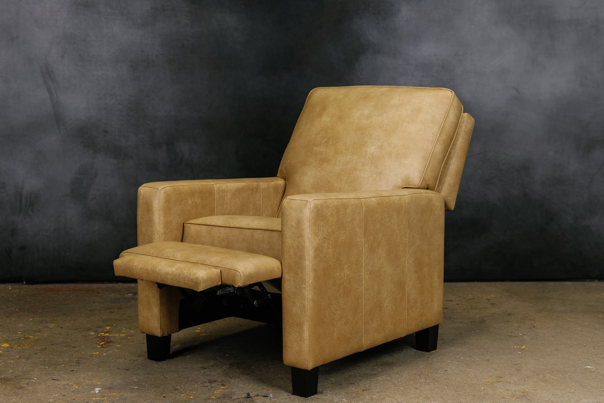 ANTONIO LEATHER RECLINER CHAIR