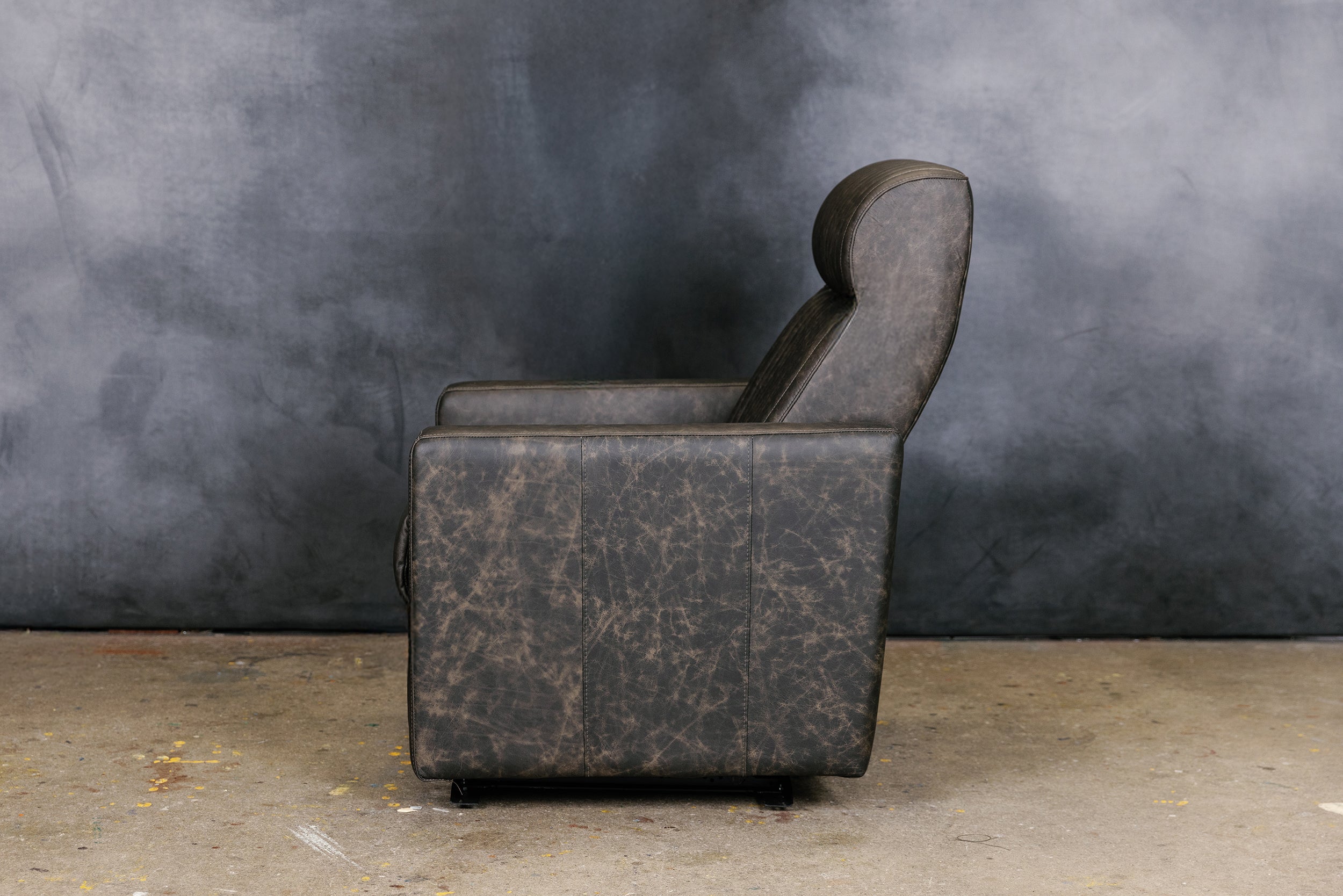 IRON RIDGE POWER RECLINER CHAIR