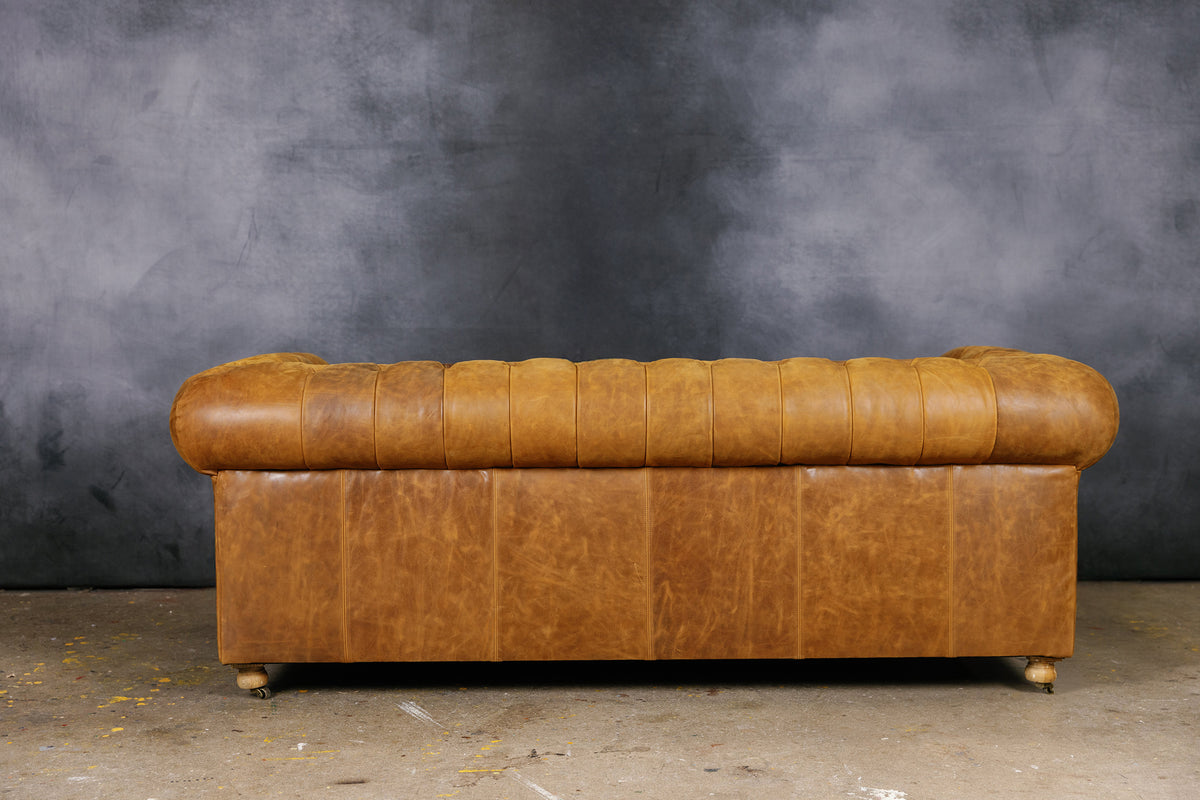 CANAPÉ CHESTERFIELD CLASSIQUE