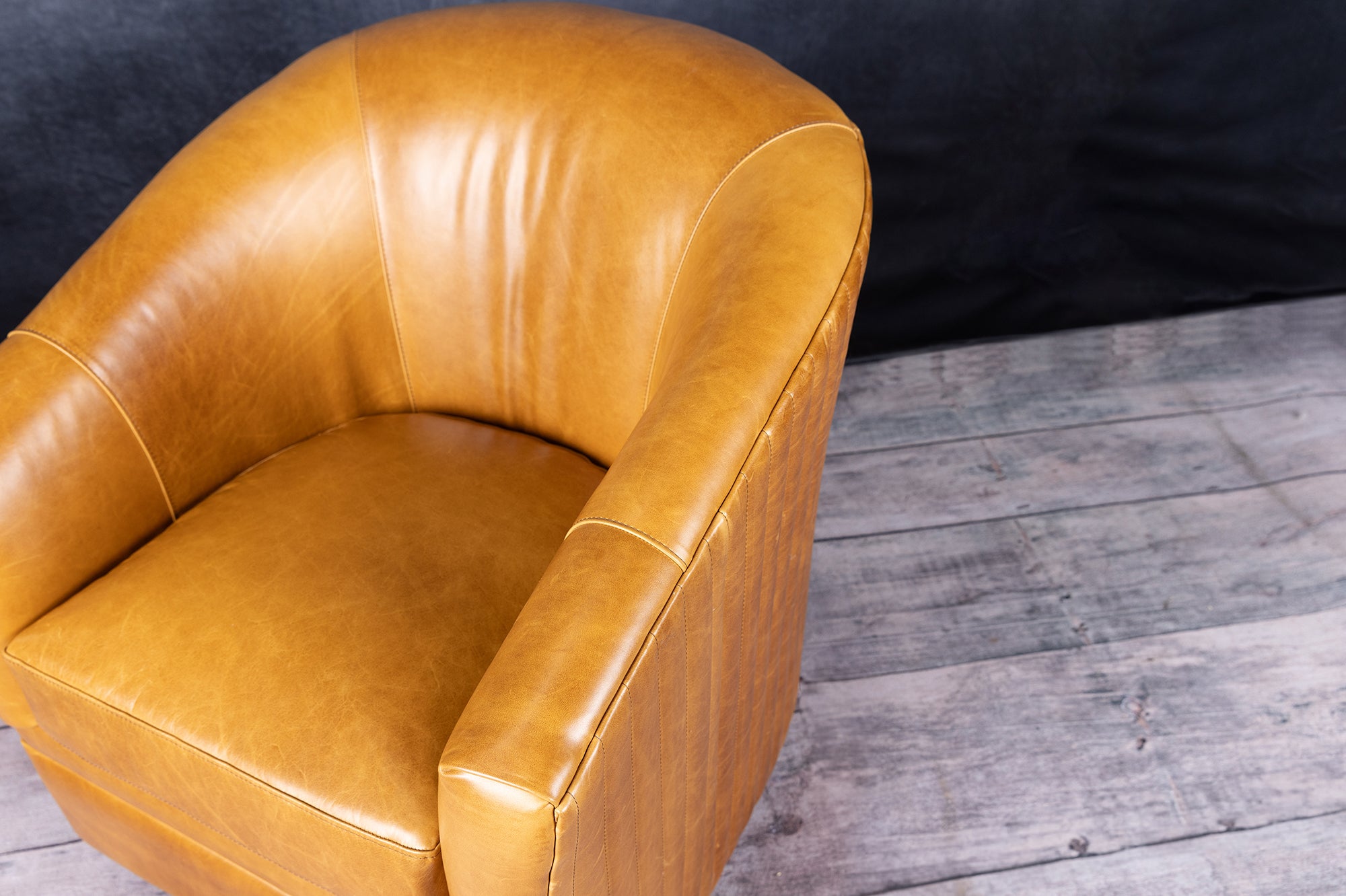 LEATHER CHAIR