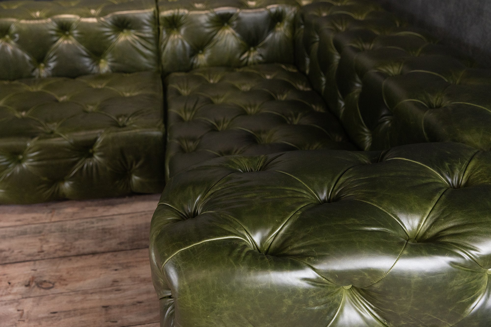 LEATHER SECTIONAL