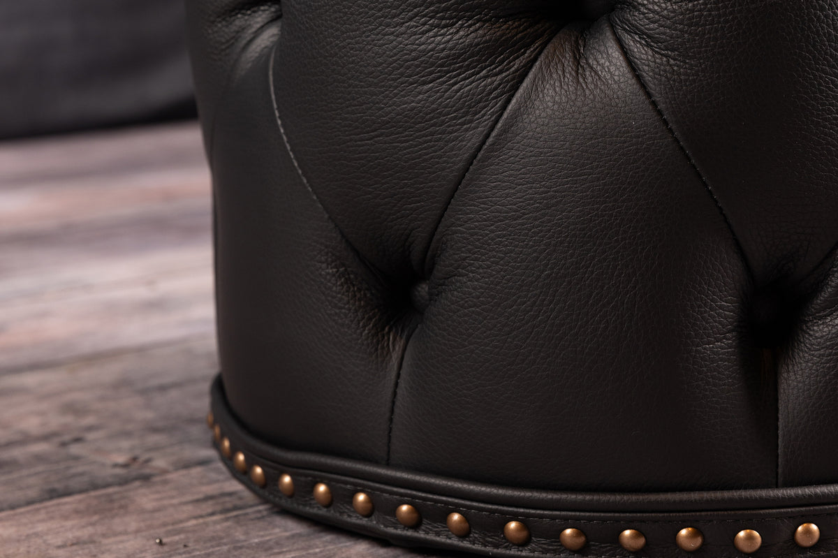 TUFTED ROUNDED STOOL