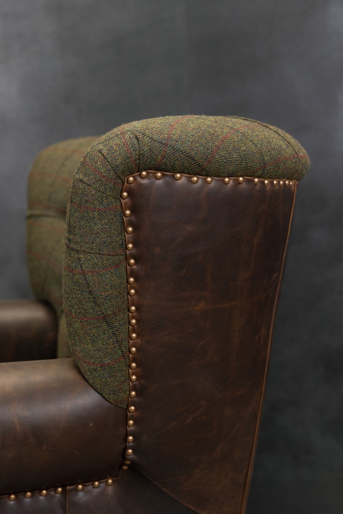 WOLVESHIRE CHAIR