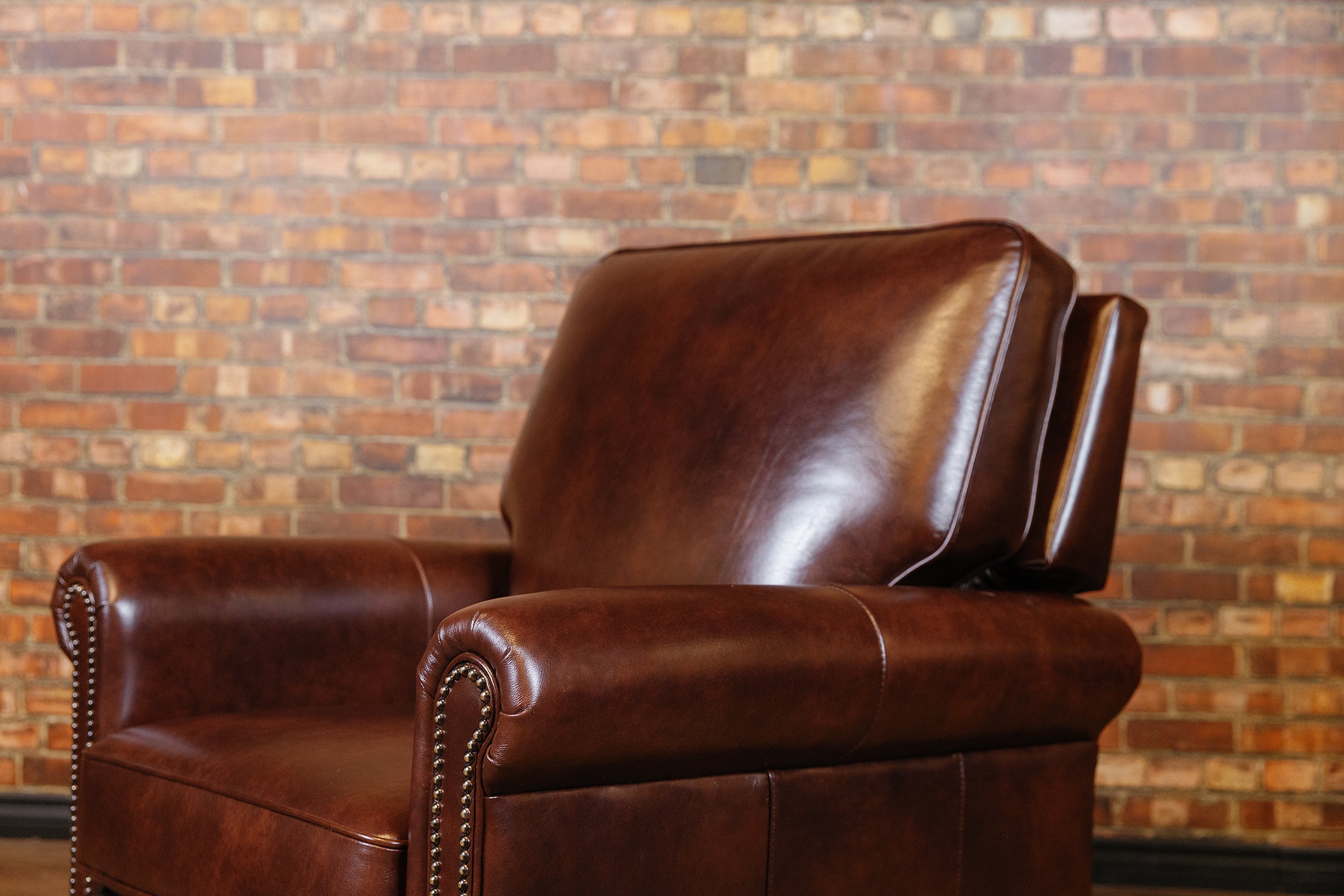 BOSTON LEATHER RECLINER FLOOR MODEL