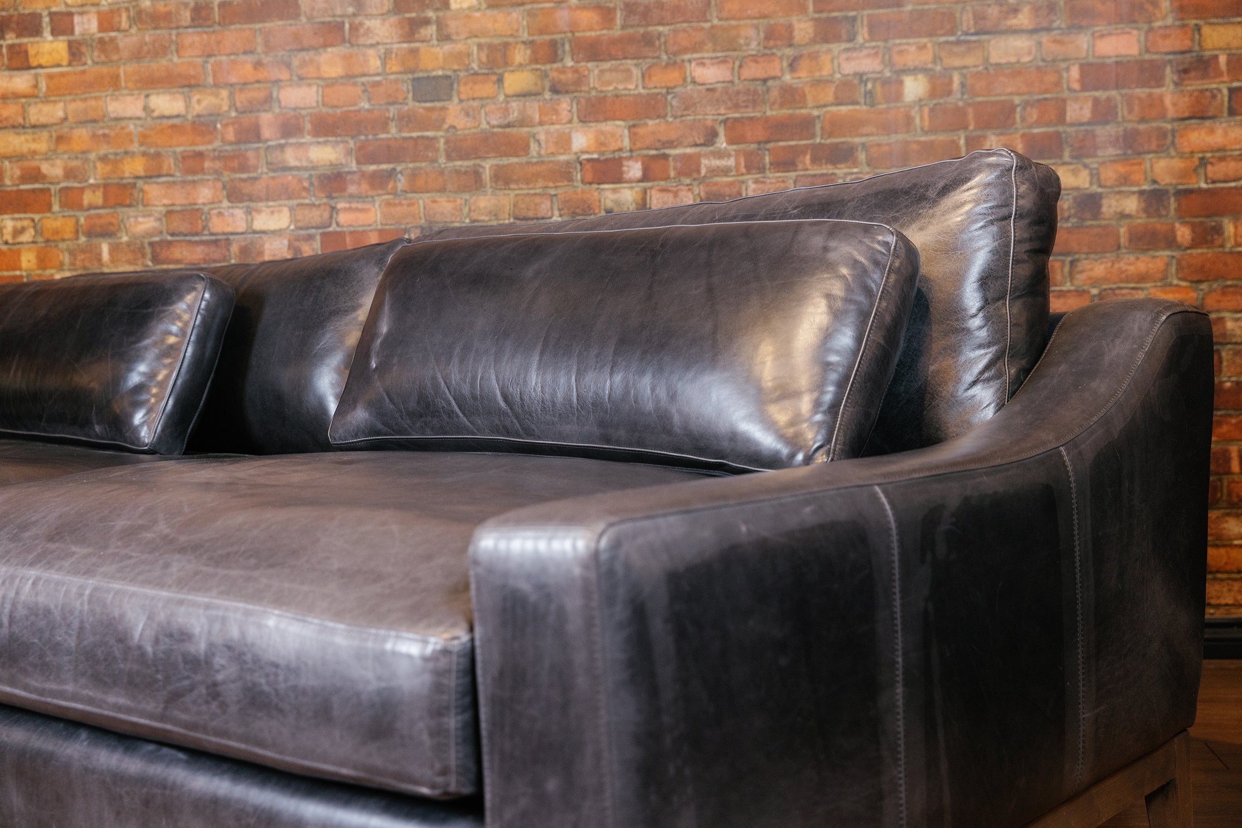 ITALIA SLOPE SOFA 108 INCH FLOOR MODEL