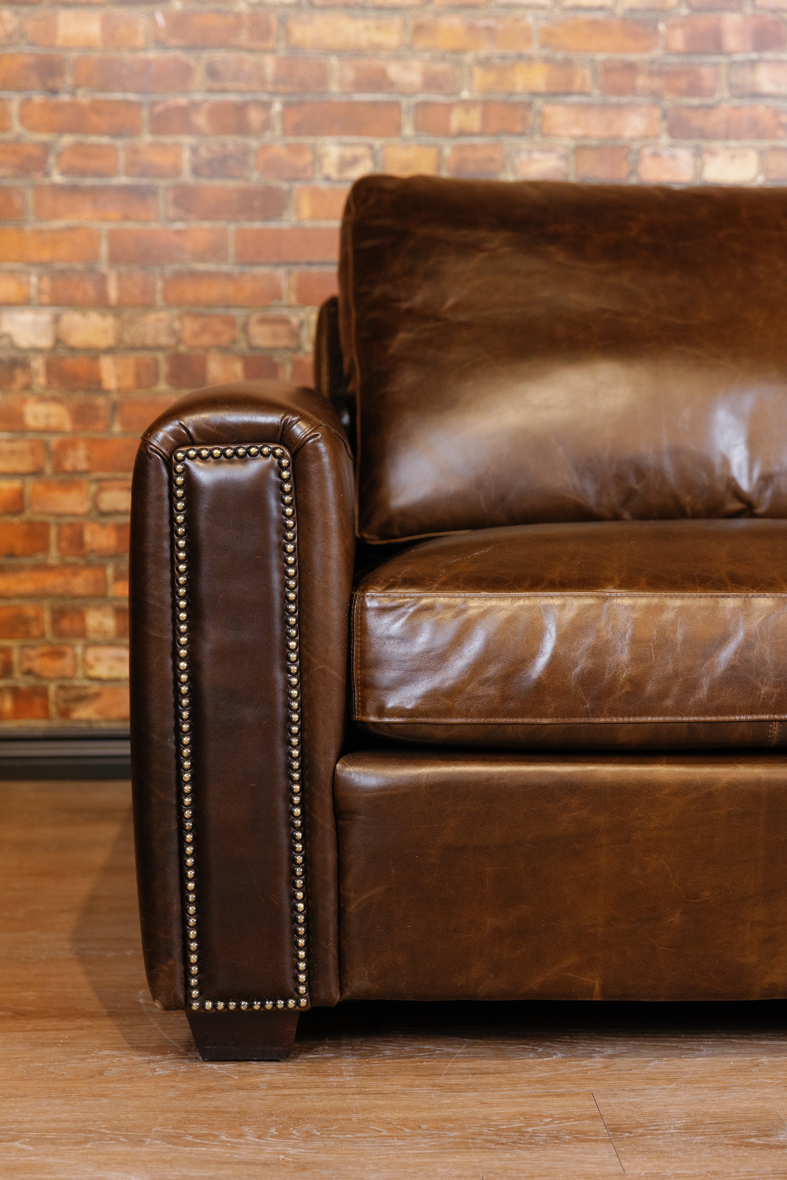 IOWA SECTIONAL FLOOR MODEL 109X109 (SOLD )