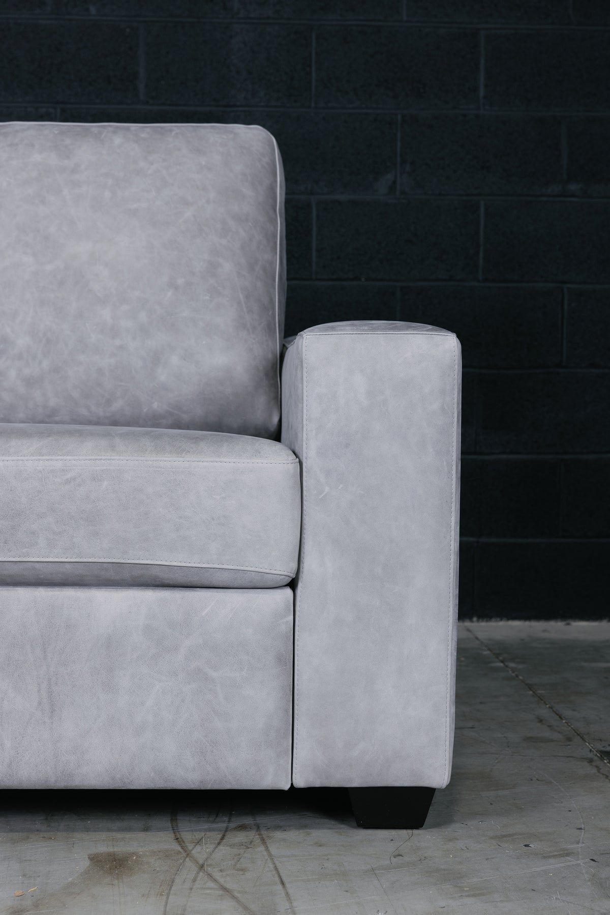 MODENA MOTION POWER LEATHER CHAIR