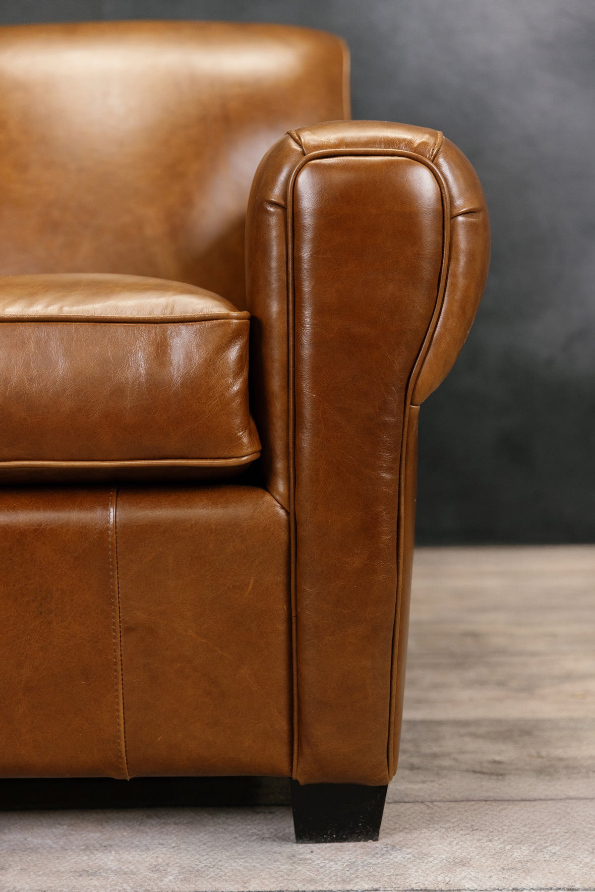 BACHELOR LEATHER CHAIR