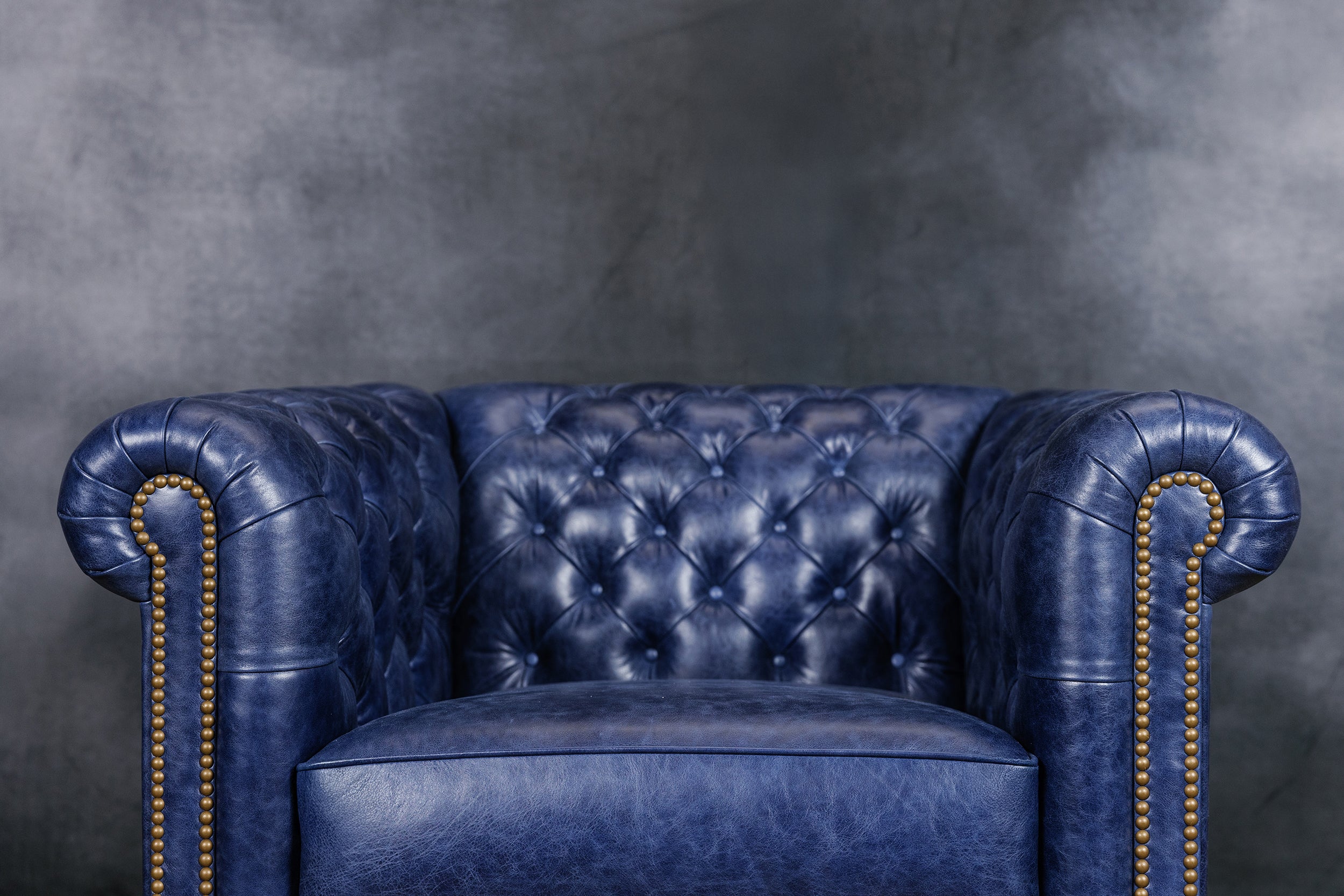 OXFORD LEATHER TUFTED CHAIR