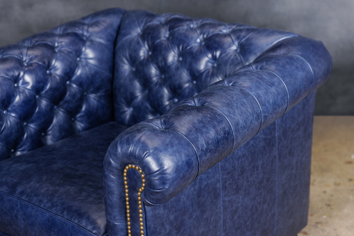 OXFORD LEATHER TUFTED CHAIR