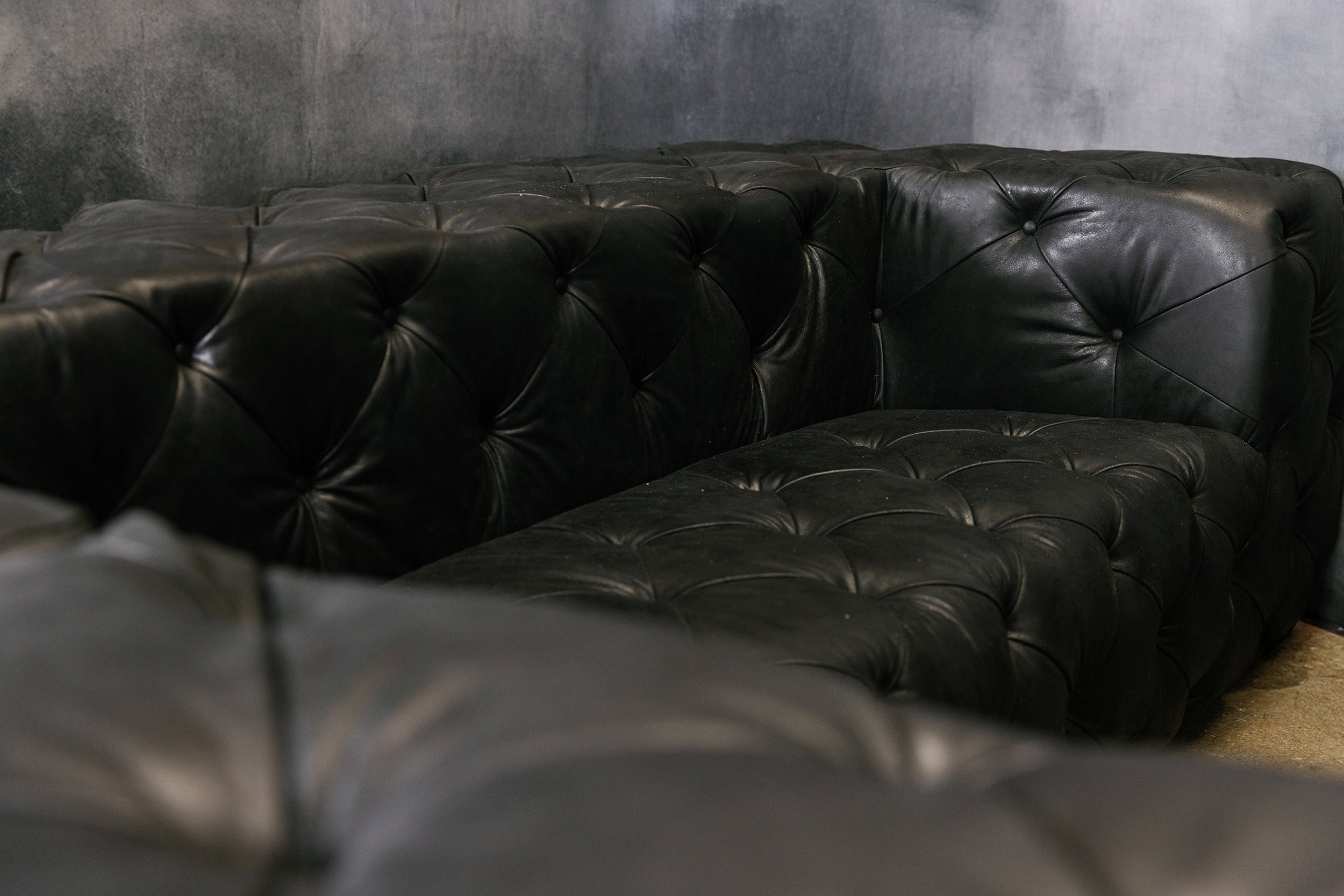 ROYALSOHO  DECADENCE LEATHER SECTIONAL