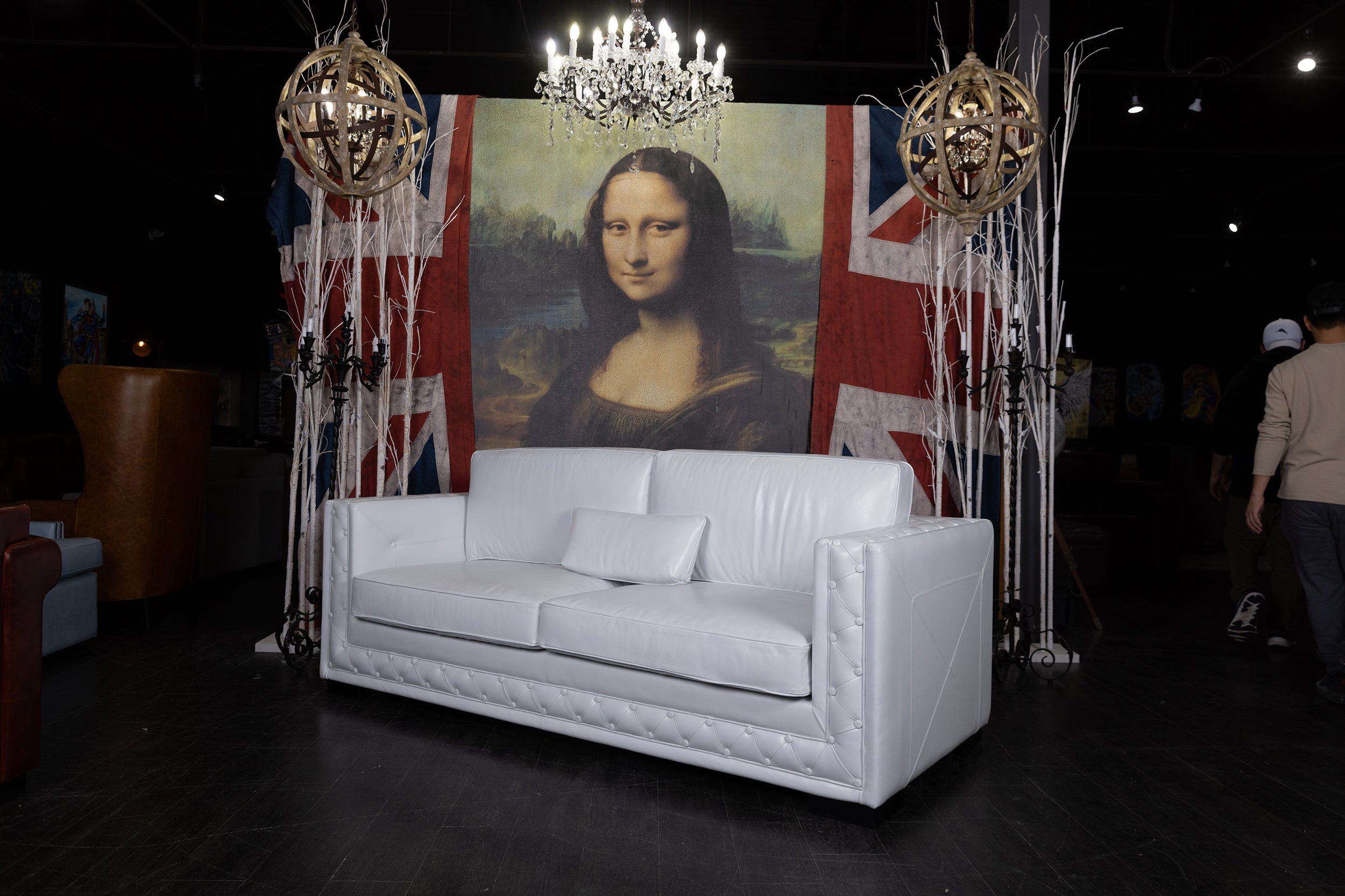 IL LUSSO SOFA FLOOR MODEL