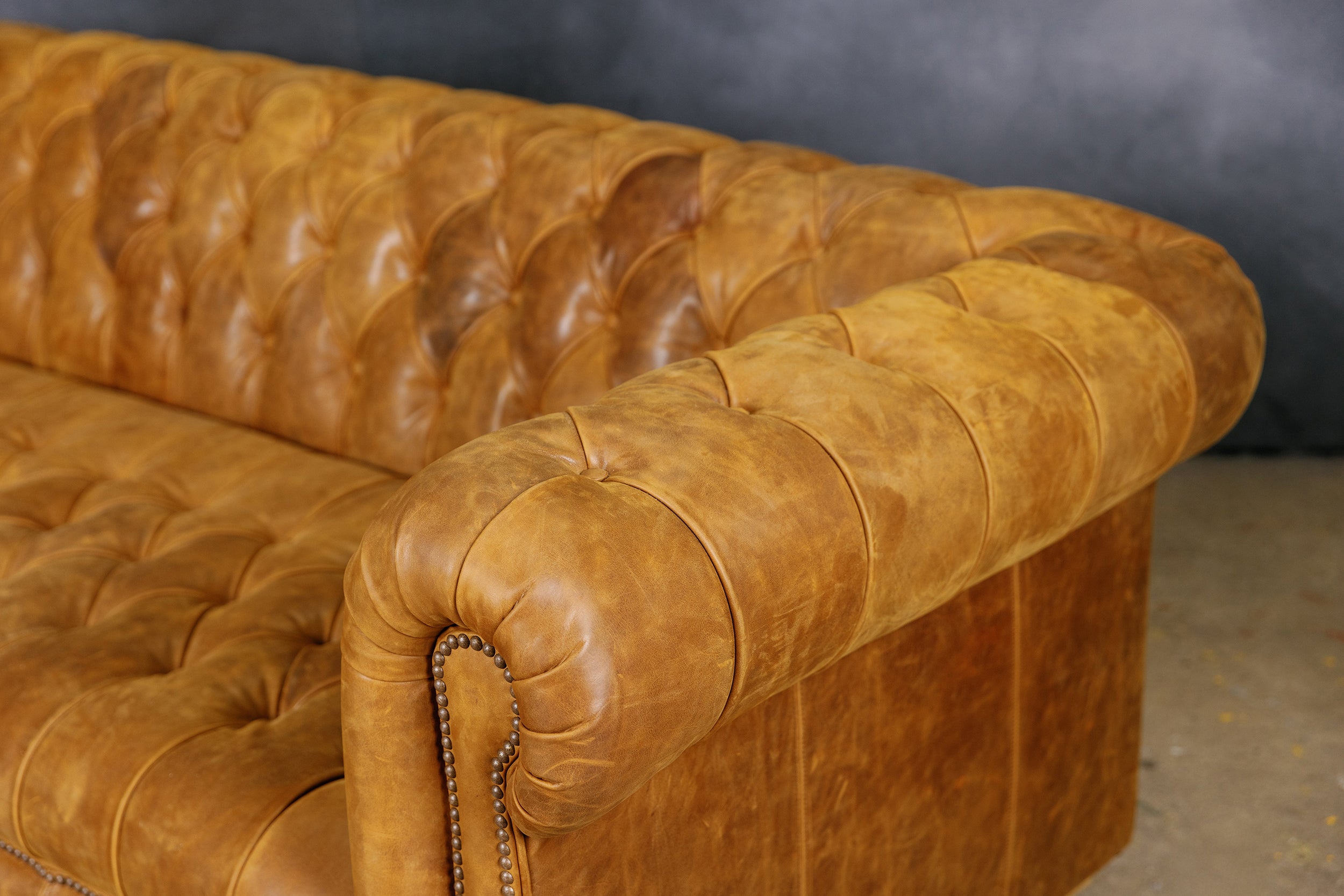 CANAPÉ CHESTERFIELD CLASSIQUE