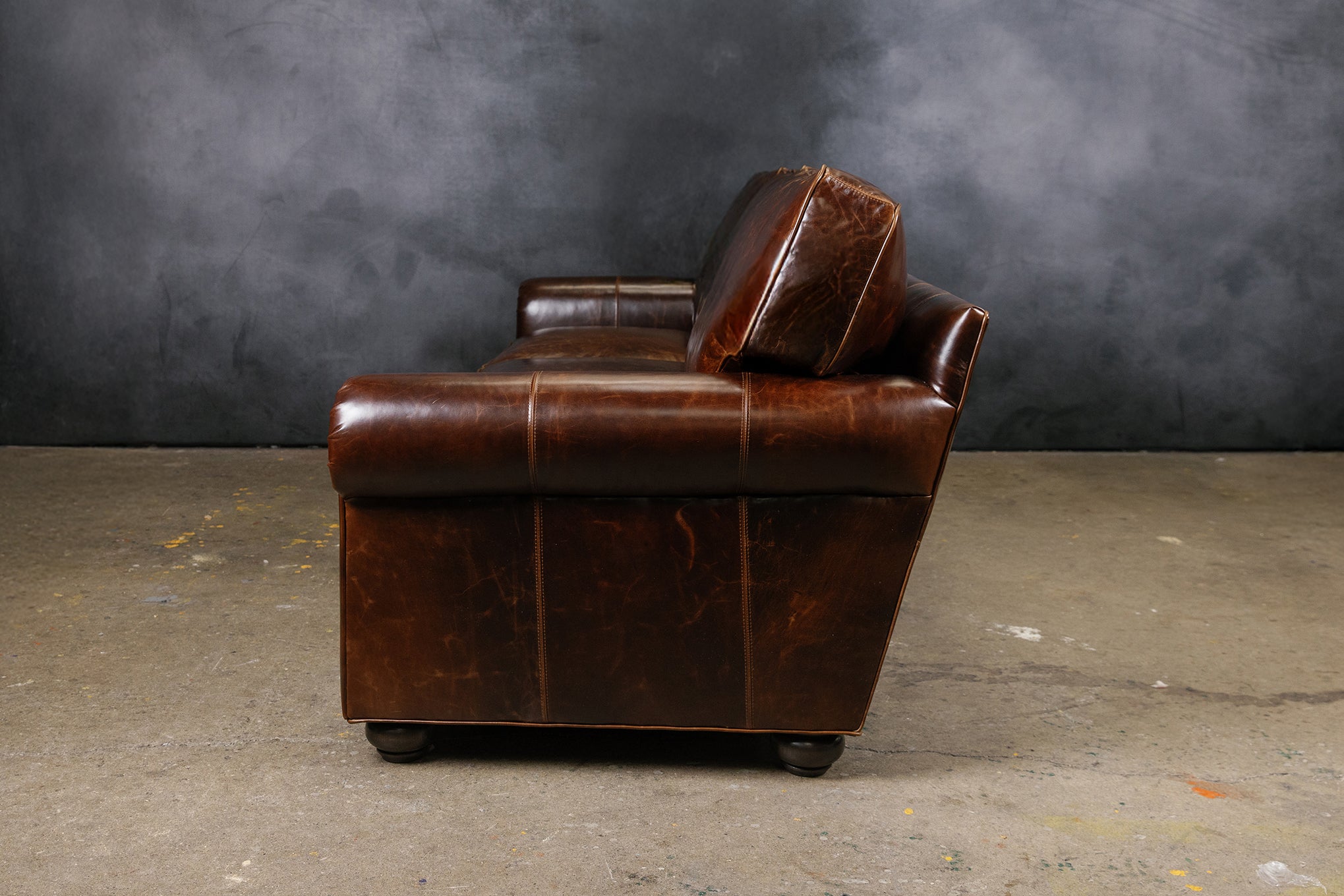 LANNISTER LEATHER SOFA - NOBILITY SERIES