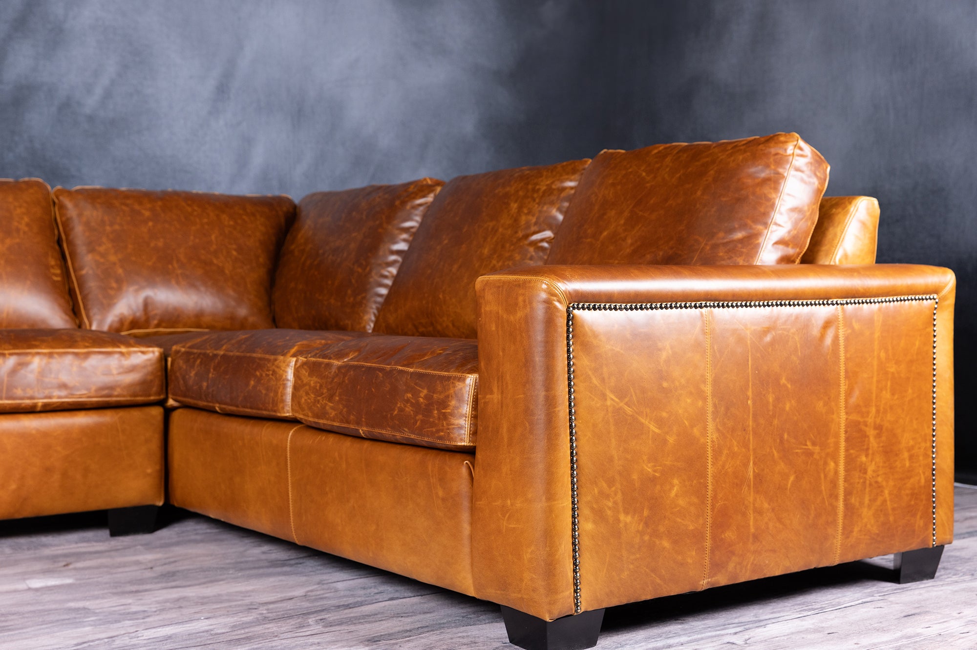 LEATHER SECTIONAL