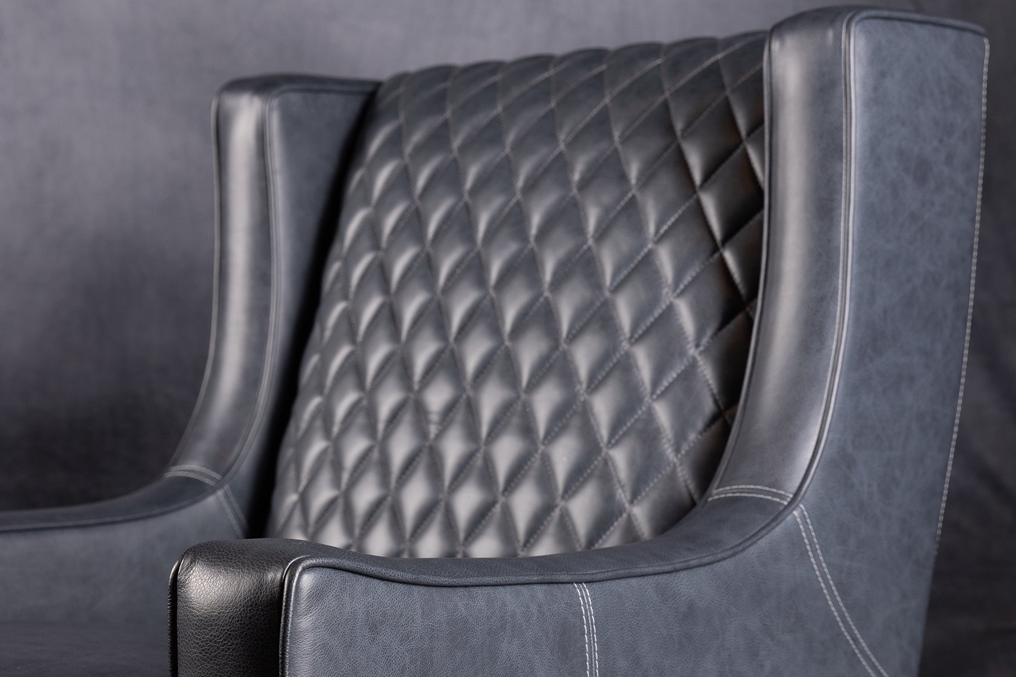 FAUTEUIL LOFT À DOSSIER MATELASSÉ